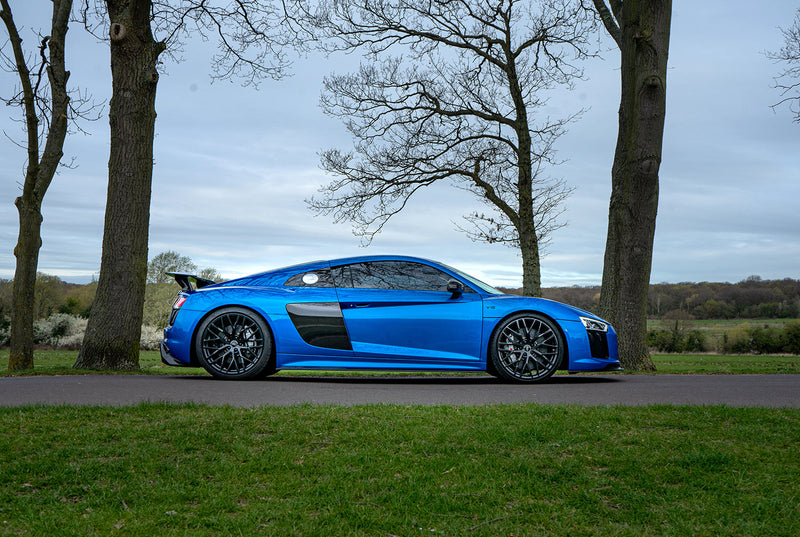 Load image into Gallery viewer, AUDI R8 V10 GEN 2 CARBON FIBRE KIT - V STYLE
